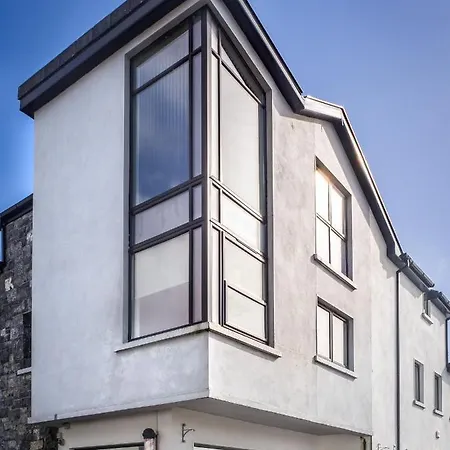 2 * Carraroe